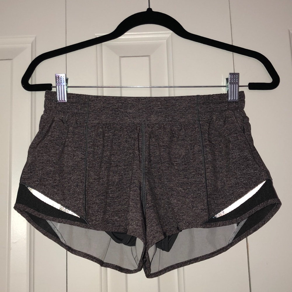 Lululemon hotty hot shorts w/o drawstring, size 8